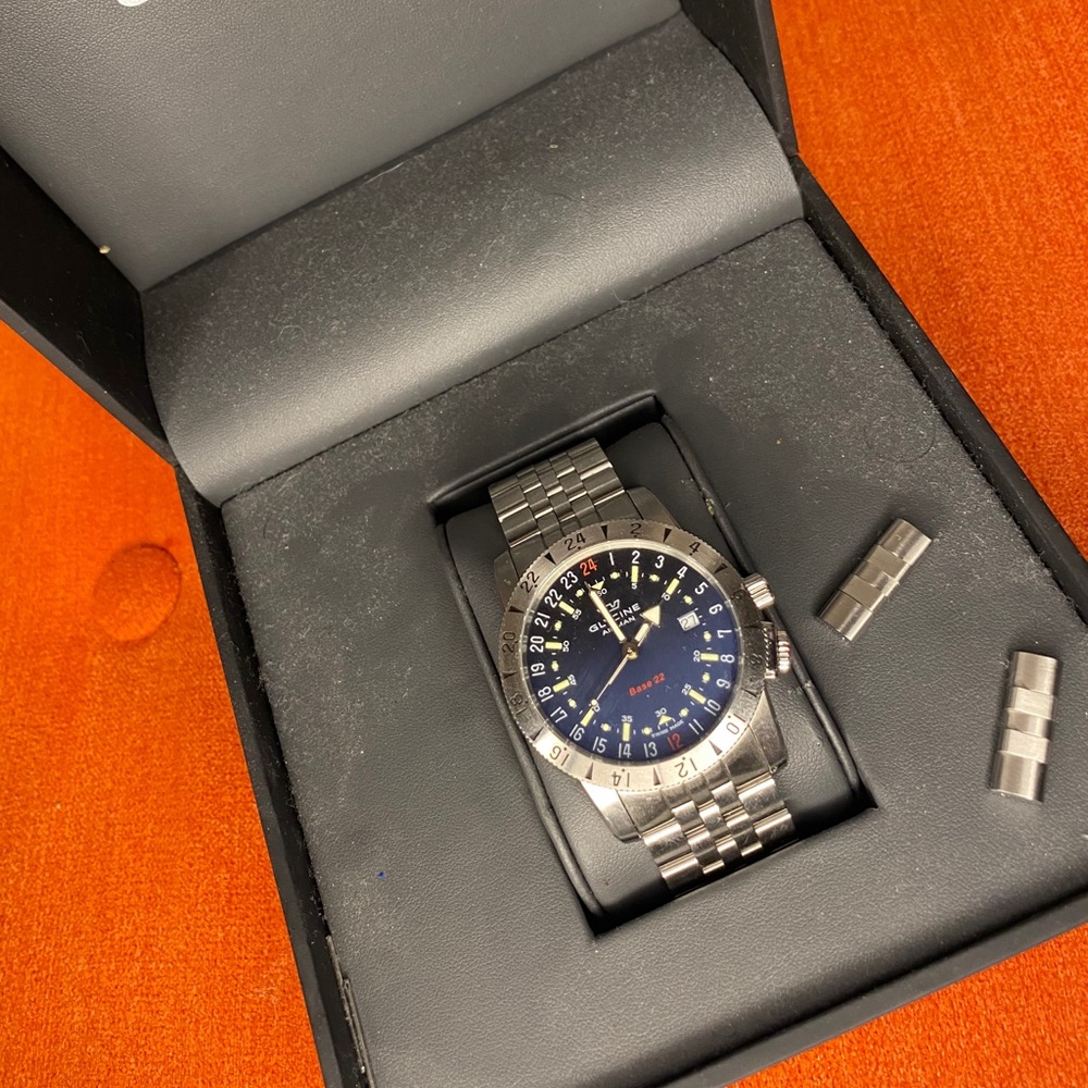 Glycine Airman Base 22 watch.